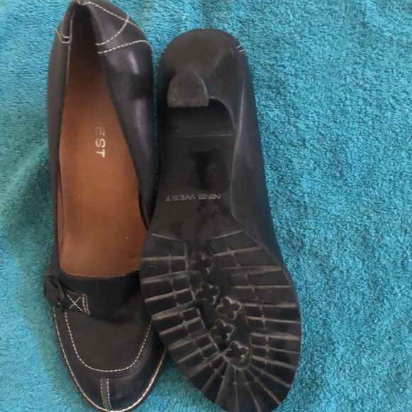 Nine West penny loafer heels. 3” heel. Sz 7m - Picture 3 of 4